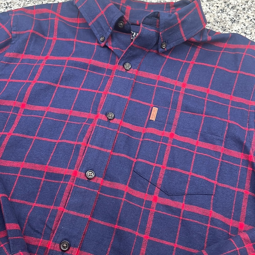 Chaps Performance Button Down Flannel- Size Medium - image 4
